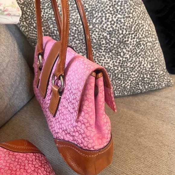 Coach Rare Pink and Brown Signature Ashley Flap Hampton Soho Shoulder Bag - Picture 3 of 8